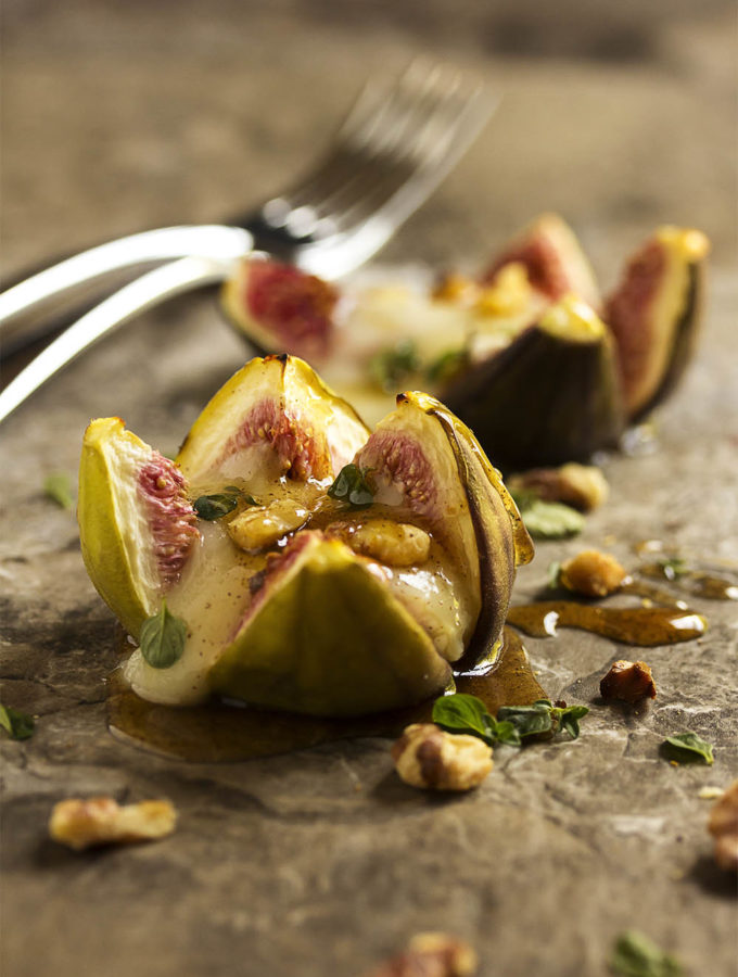 Roasted Fig Appetizer - Figs and brie are great match and so are figs and honey. Put them together and you'll have an appetizer which will disappear in a flash. | justalittlebitofbacon.com